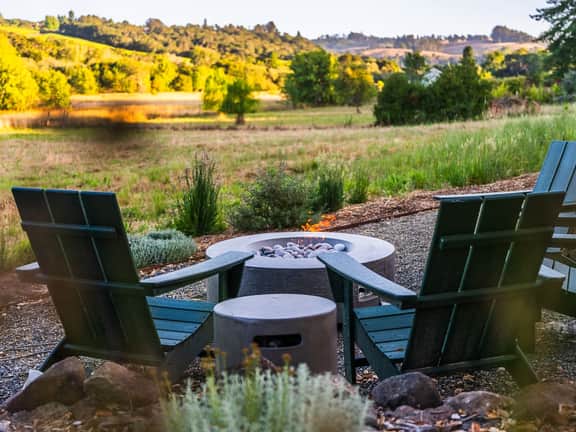 AppleHouse: Hot tub | Fire pit | Piano | Views