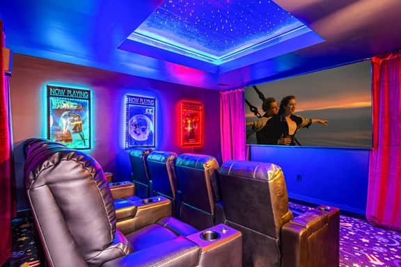 6BR Asheville: Bowling+Hot Tub+Theater | 16 Guests
